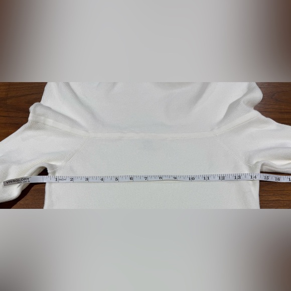 Aritzia Wilfred Nola Sweater in Light Birch Size L Wonder Yarn Slim‎ Fit Winter - Picture 9 of 11